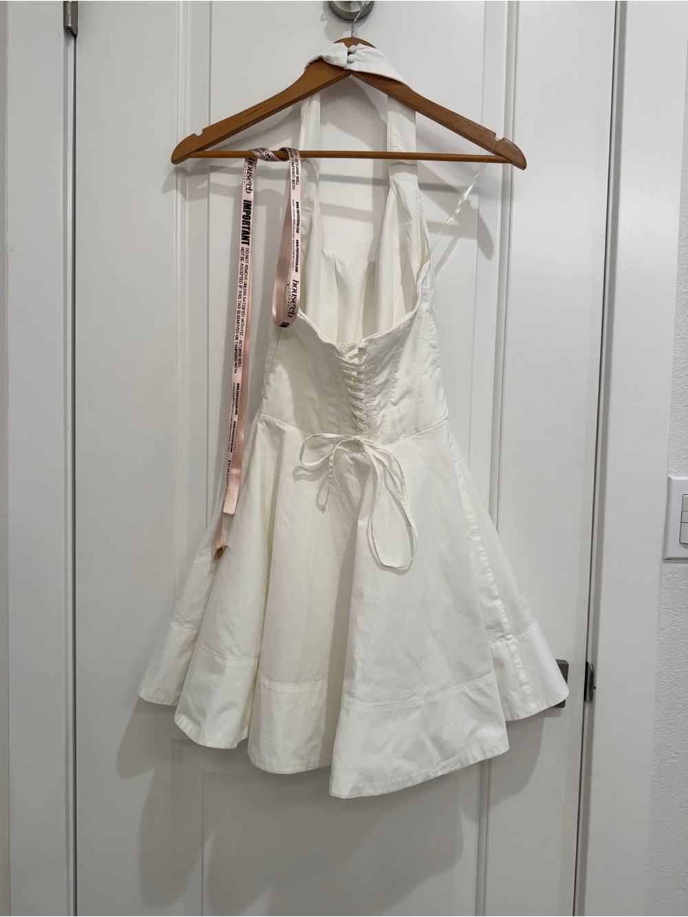HOUSE OF CB SASHA
White Halter Neck Mini Dress fit and flare
SIZE XS 269 HoCo - Picture 9 of 14
